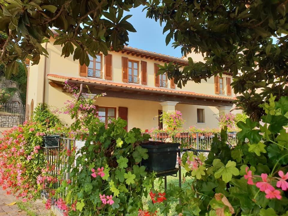 Lari Residence Il Vigneto المظهر الخارجي الصورة